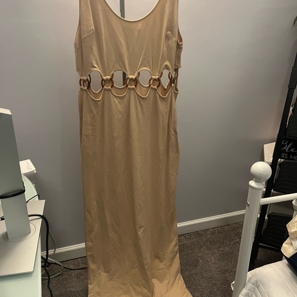 Elegant Tan Sleeveless Dress